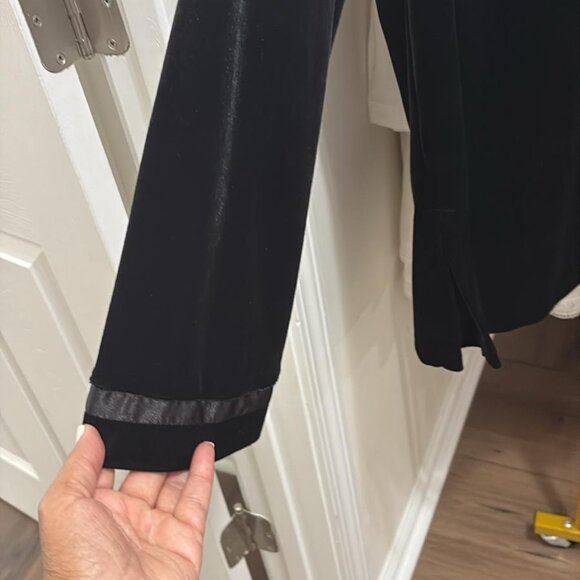 Black Velvet V-Neck Long-Sleeve Tunic Small - Picture 4 of 6